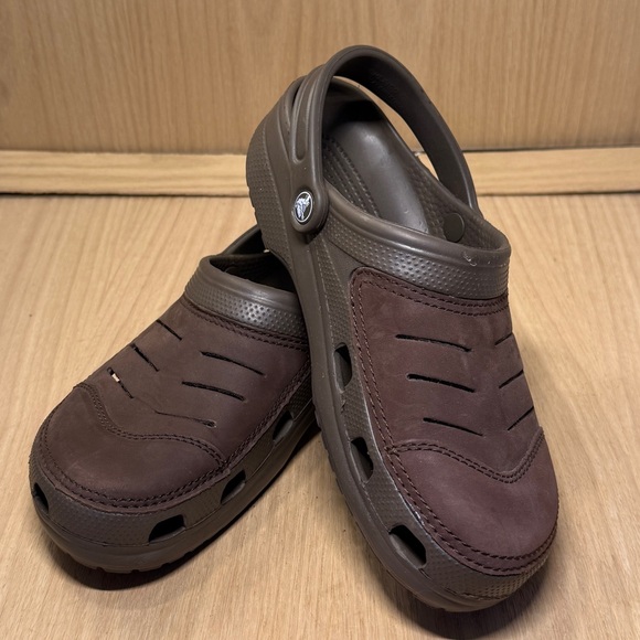 Crocs Bogota Clogs Brown Men’s Size 9 - Picture 1 of 7